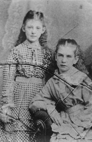 Kitty Mae Cartwright & sister